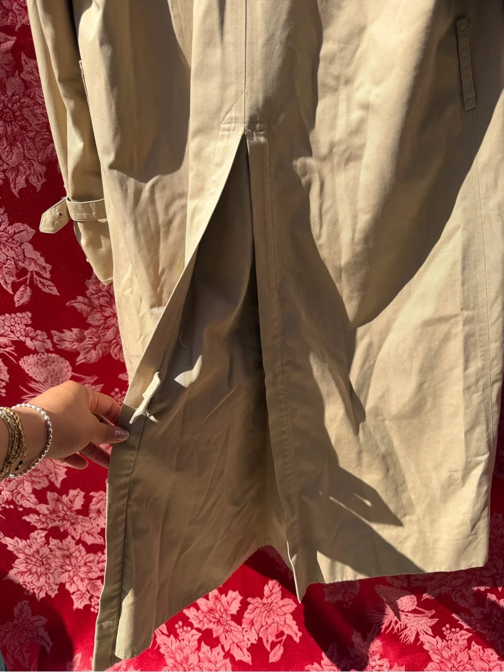 Burberrys trench coat - Picture 9 of 9